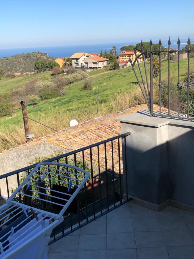 Basico Un Balcone Sul Mare-Casa I Carruggi- Case Vacanza Sicilia&Toscana- Exterior photo